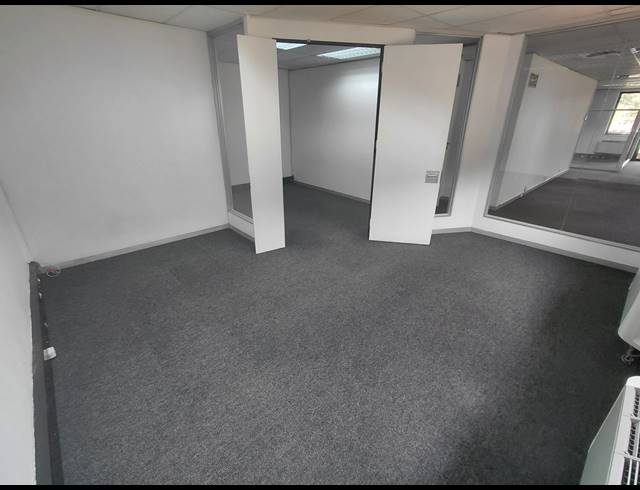 150M² OFFICE TO LET IN BRYANSTON